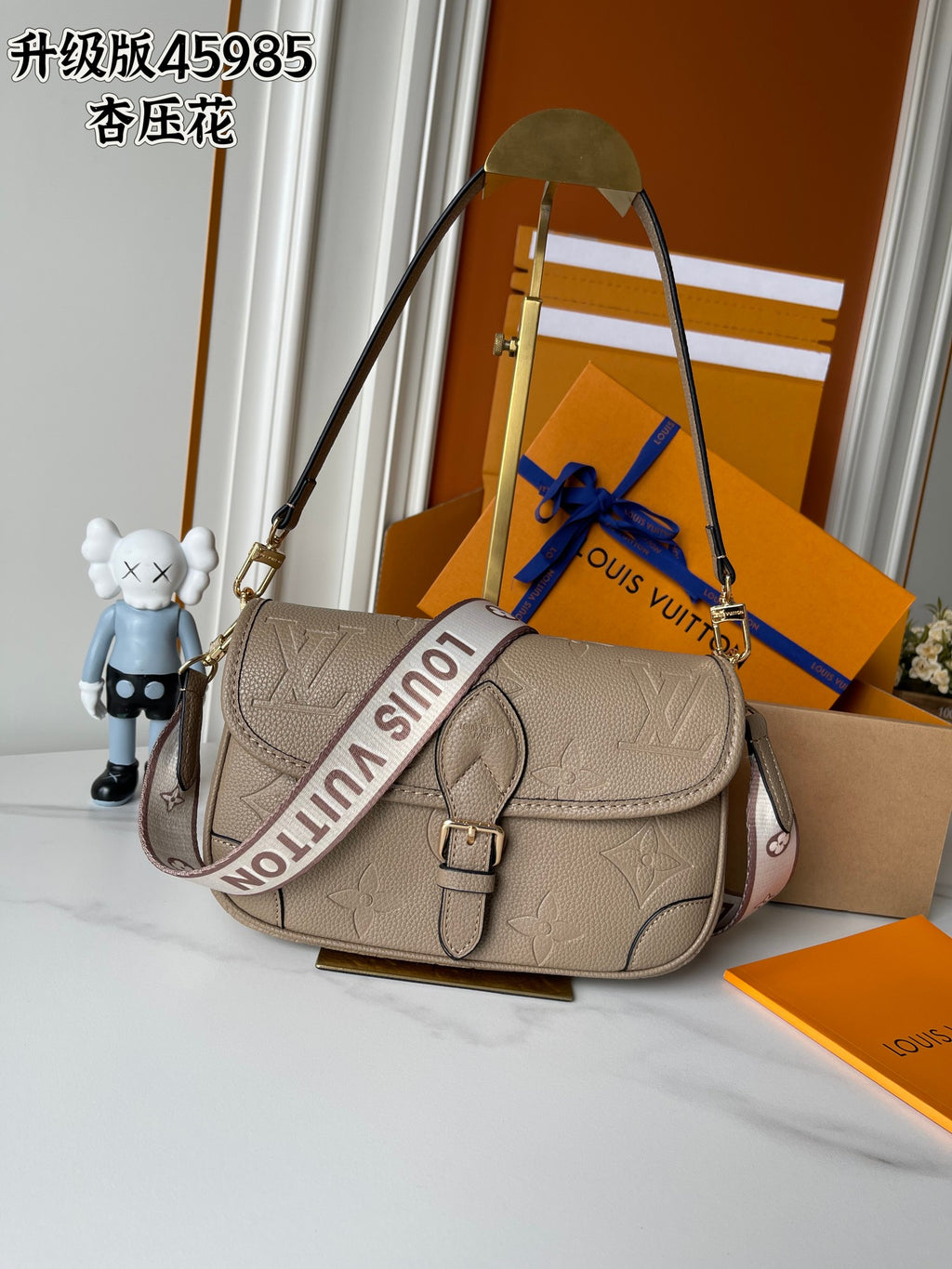 B1P36E38 Popular leather bag