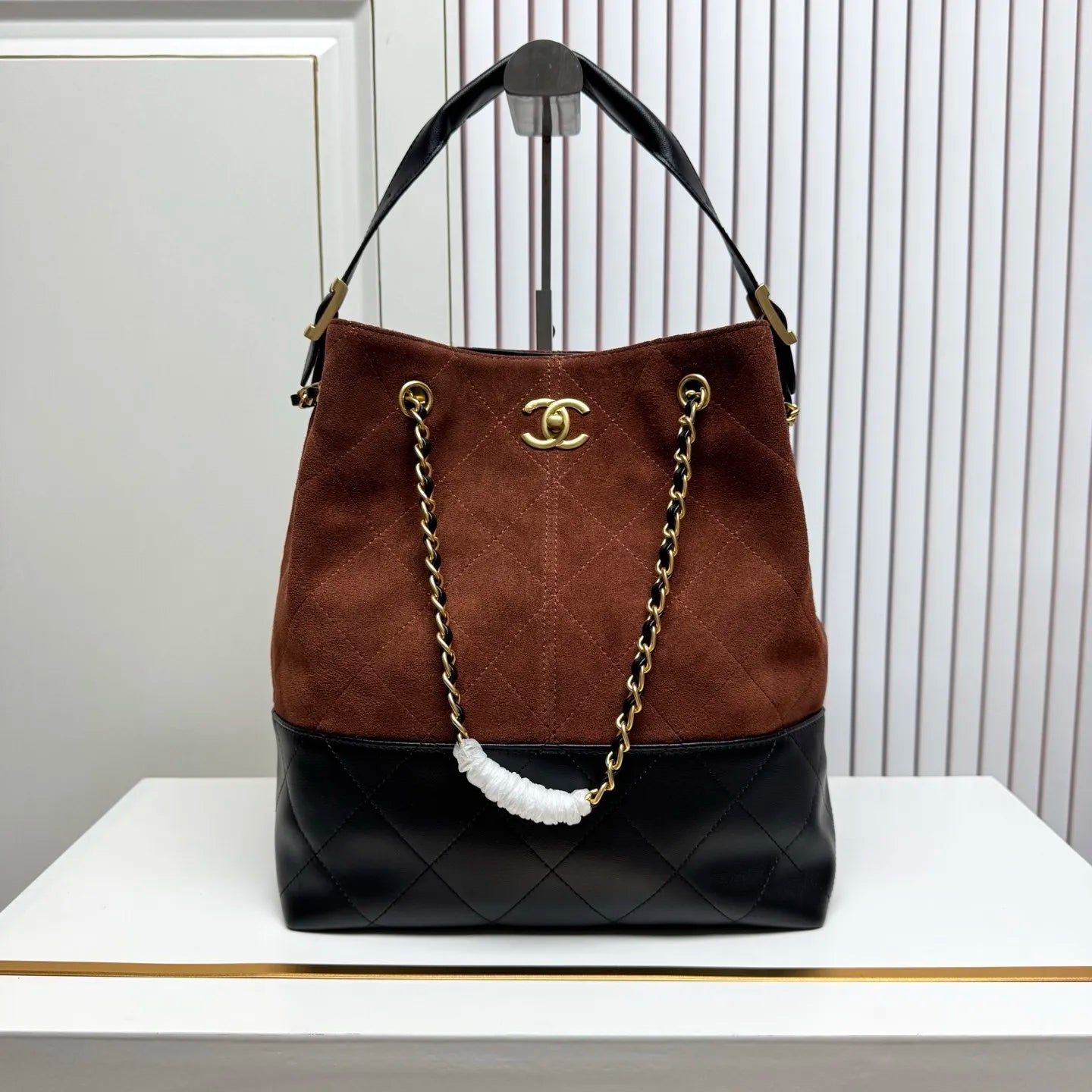 B1P46C19 Popular leather bag