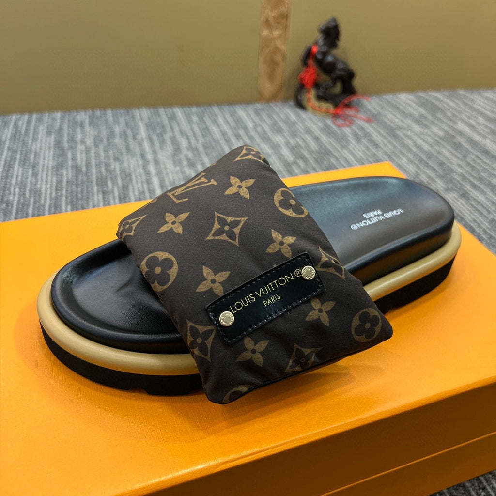 Z5XE118 Popular leather quality Slippers