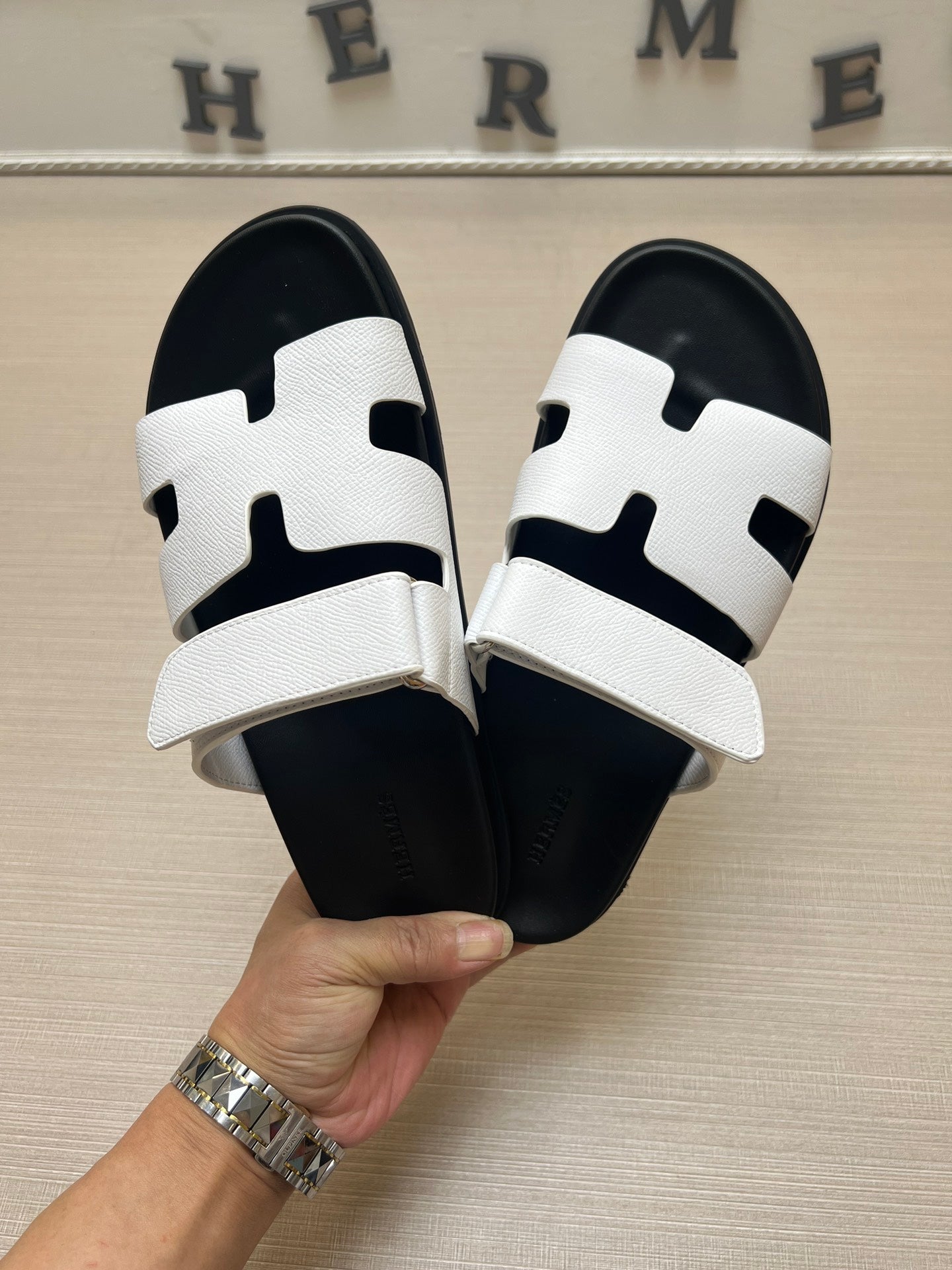 Z5R35H6  Popular Slippers shoes