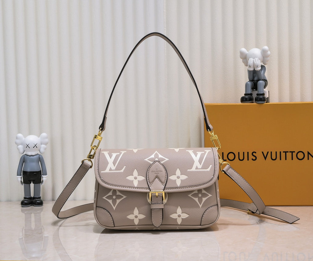 B1P36E40 Popular leather bag