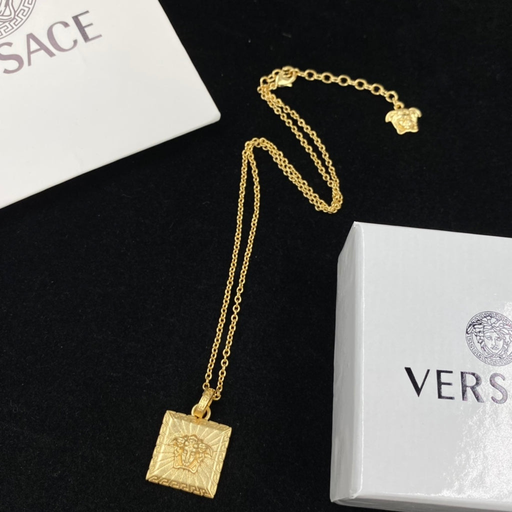 X1Q85V368X Popular Necklaces