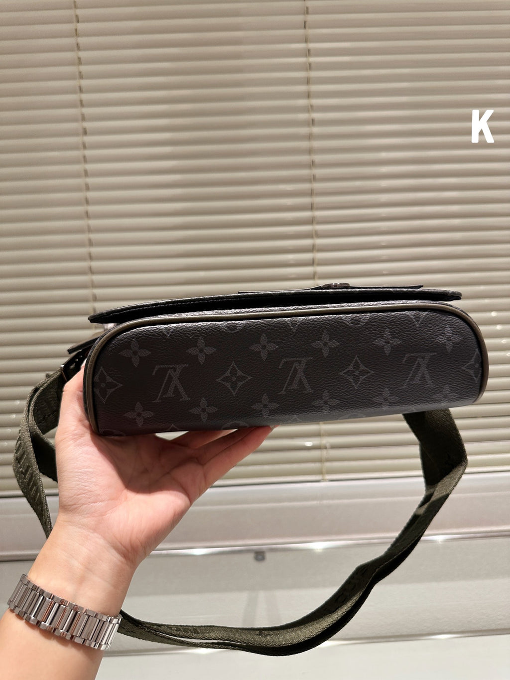 B6X103E182 Popular  leather bag 