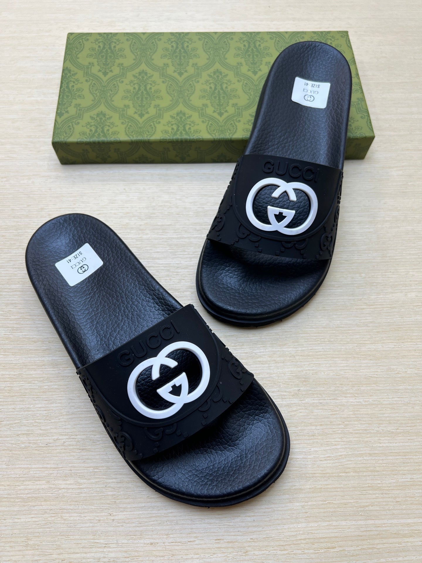 Z5X76B6  Popular slippers