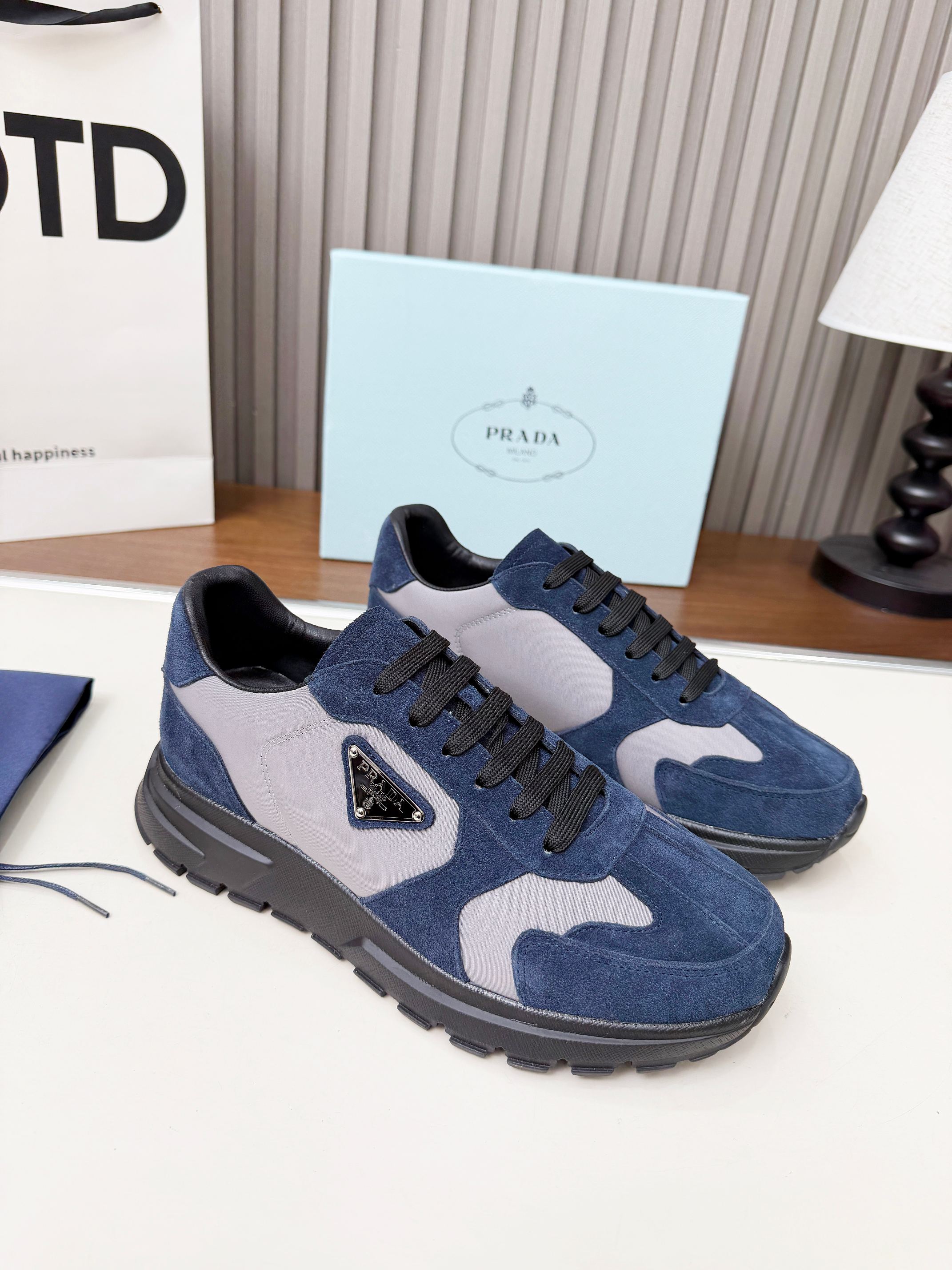 Z2P36P61 Popular high-quality leather Shoes