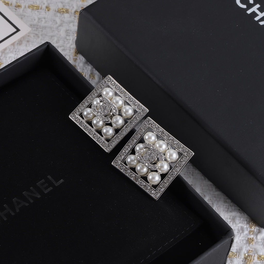 X1Z54C376E Popular Earrings