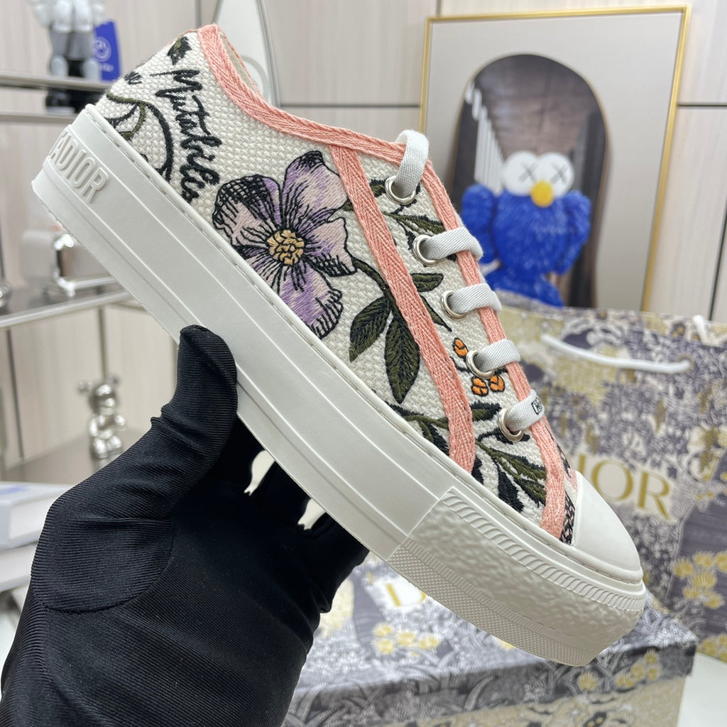 Z1XD66 Popular shoes
