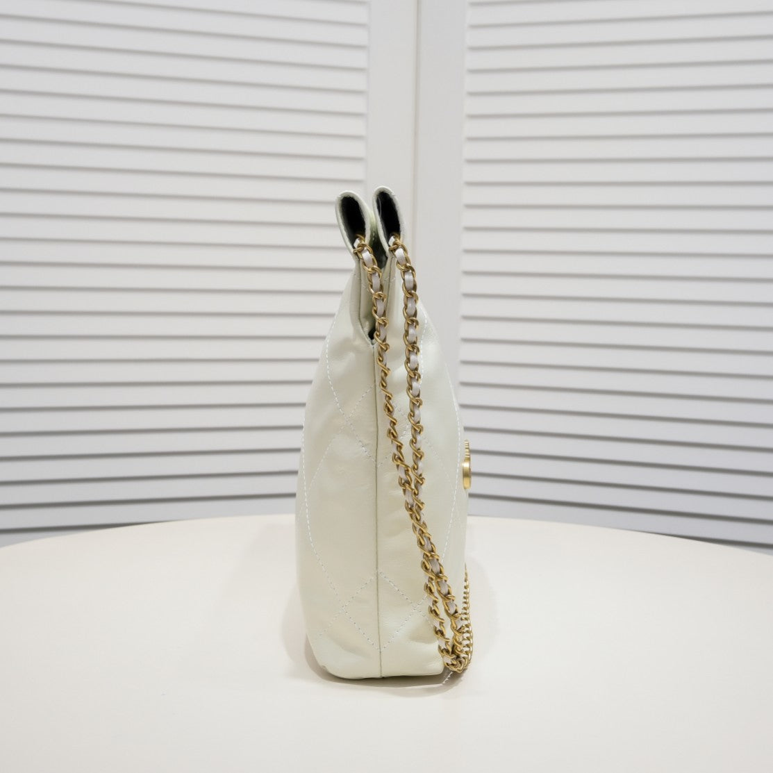 B1X43C70 Popular  leather bag 