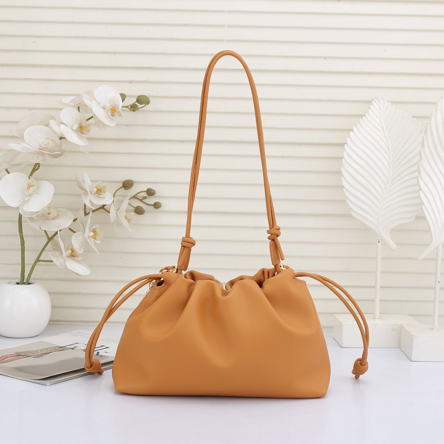 B1R66A8 Popular leather bag