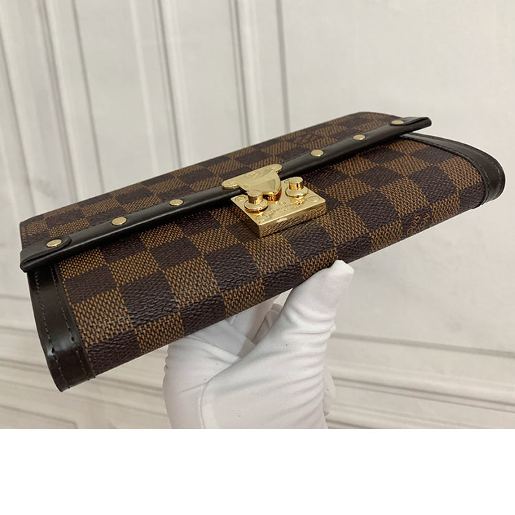 B1X41E10 Popular leather wallets