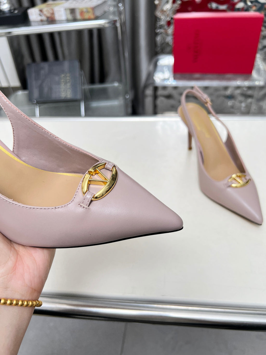 Z2R45VL17  Popular leather  High heels