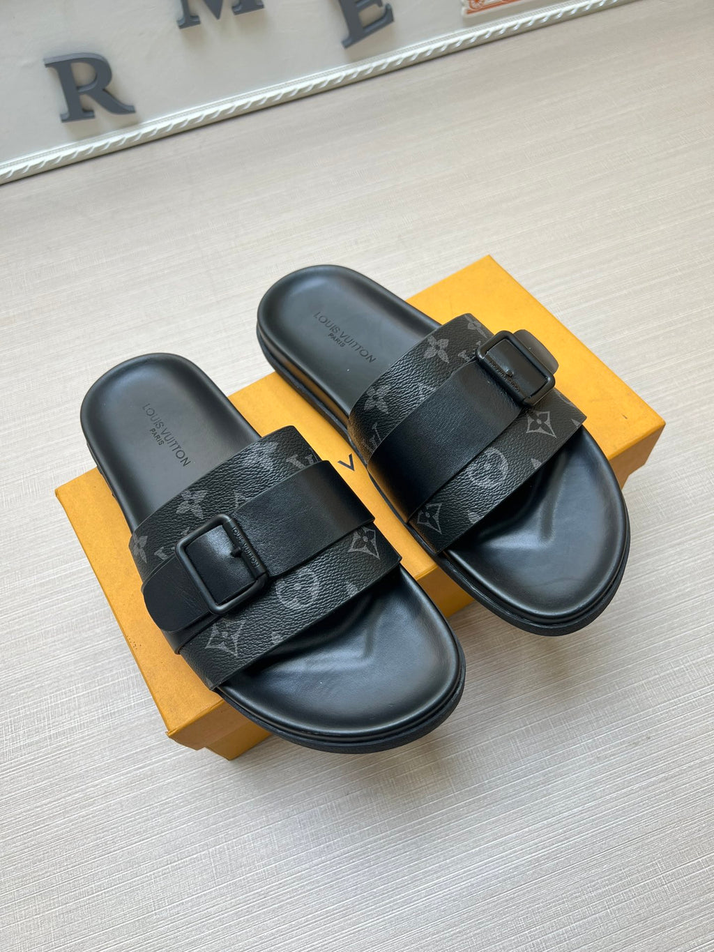 Z5ZE111 Popular slippers