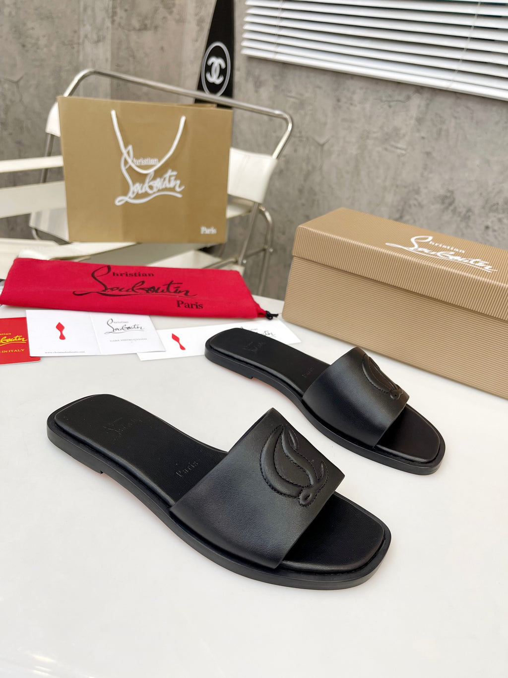 Z2XA32 Popular leather Slippers