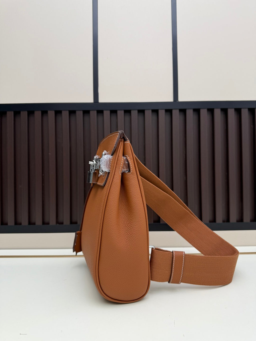 B1P36H45 Popular leather bag