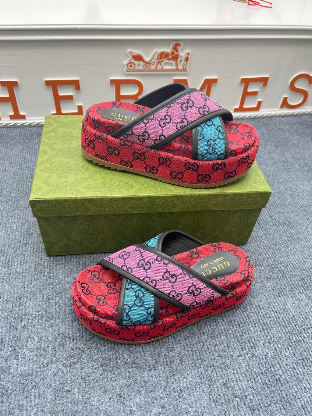 Z5YB69 Popular Slippers