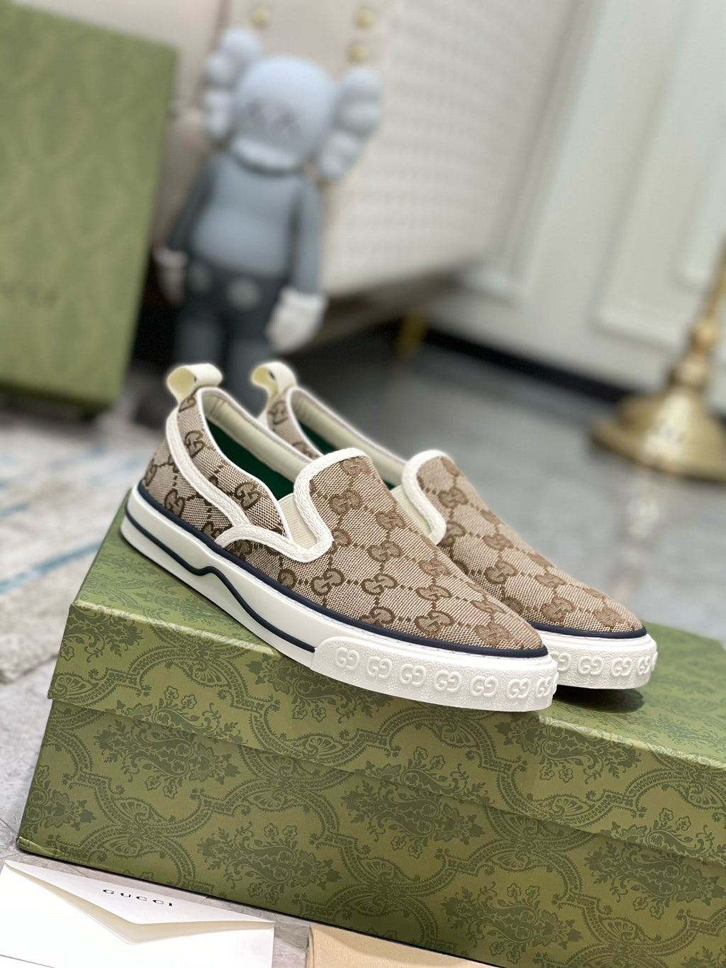 Z2Q105B213 Popular high-quality Shoes