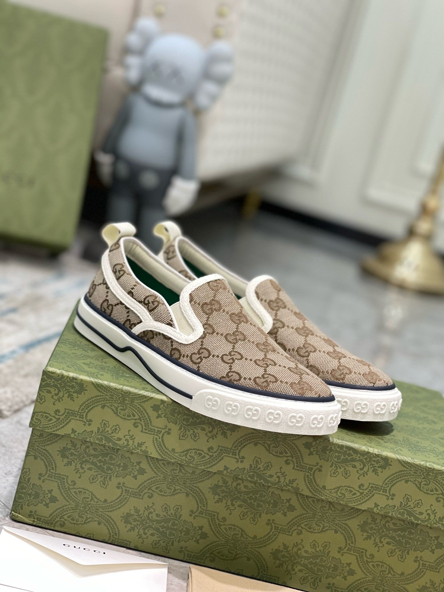 Z2Q105B213 Popular high-quality Shoes