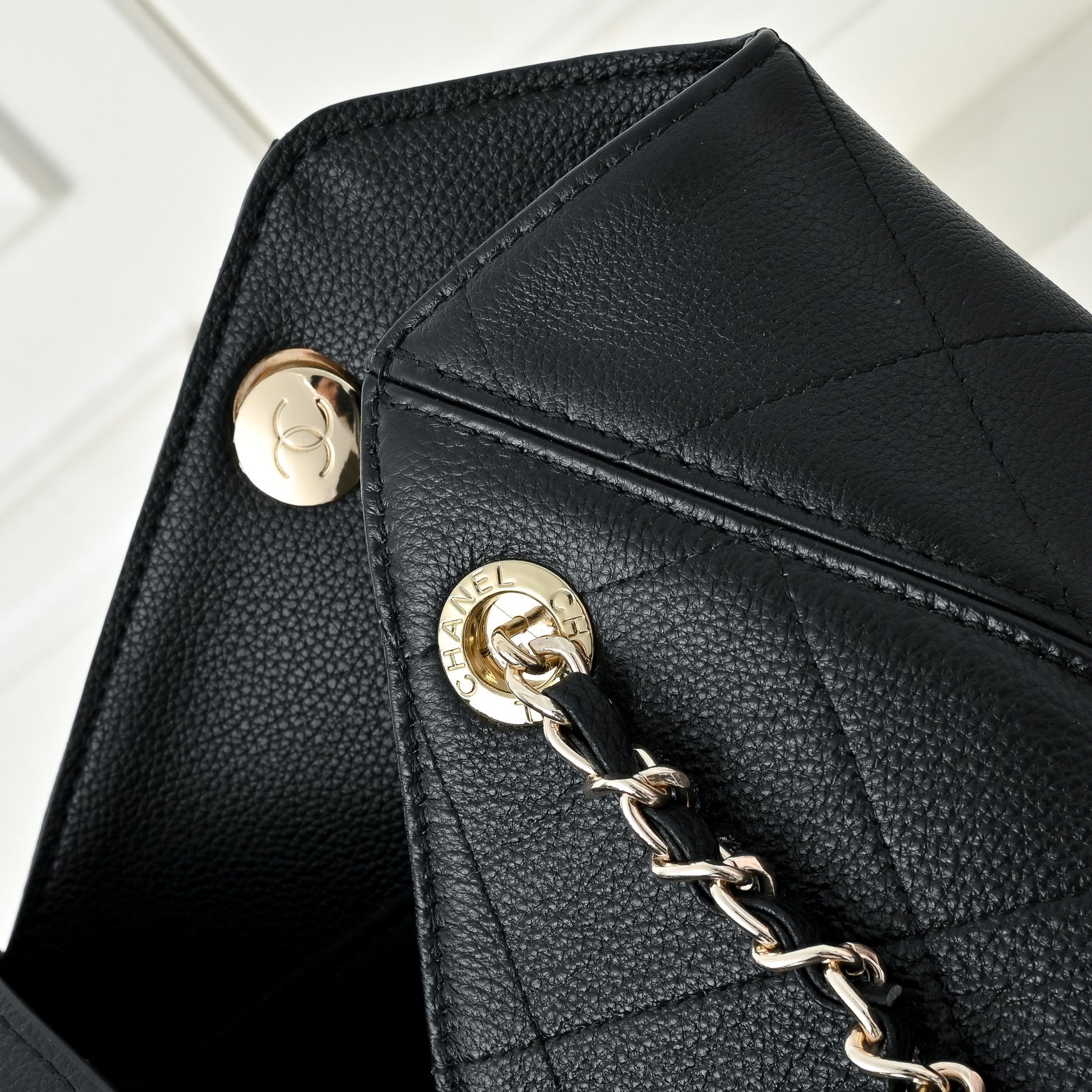 B1P36C43 Popular leather bag