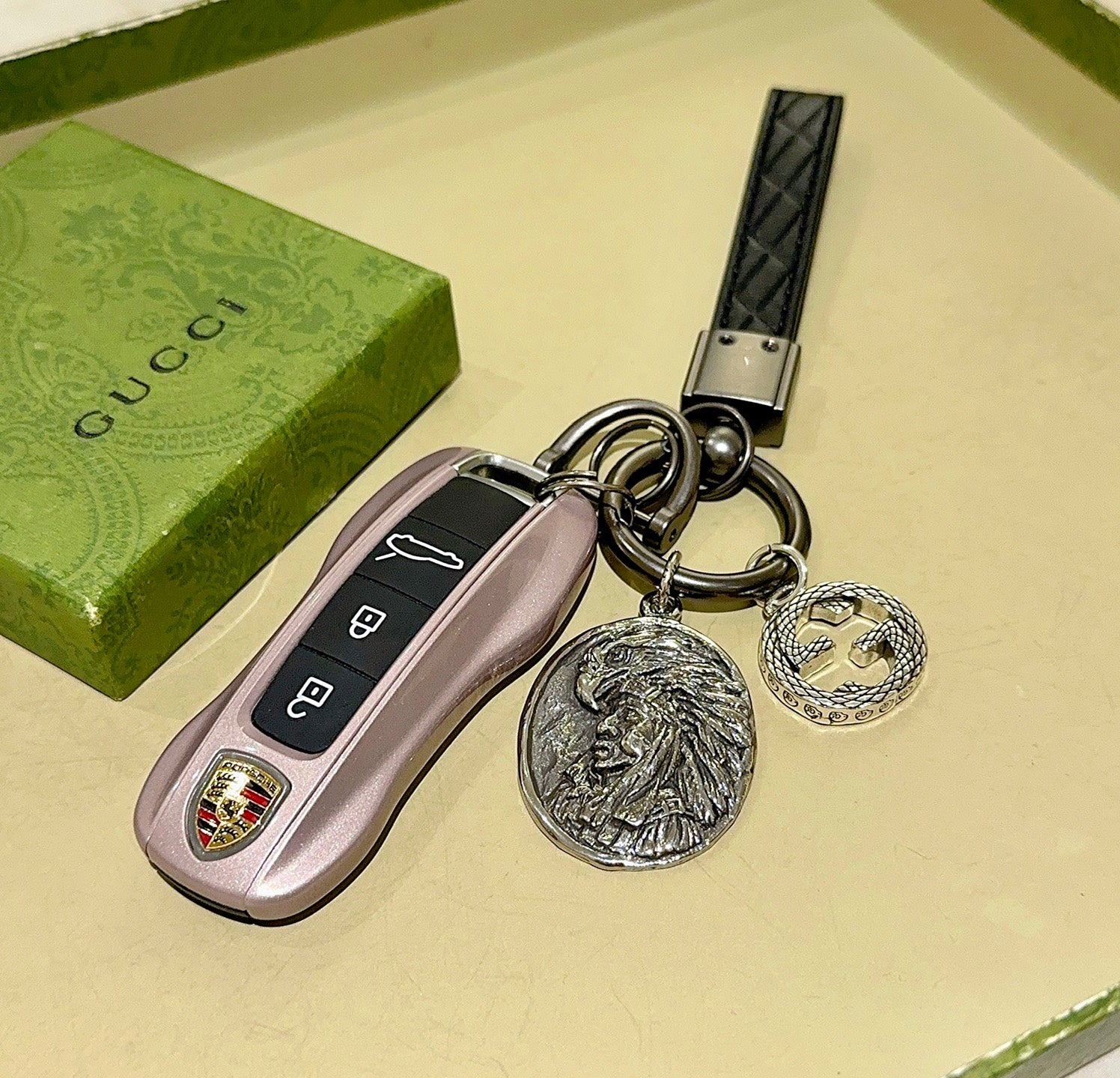 A1Z105B55 Popular bag 's charms accessories