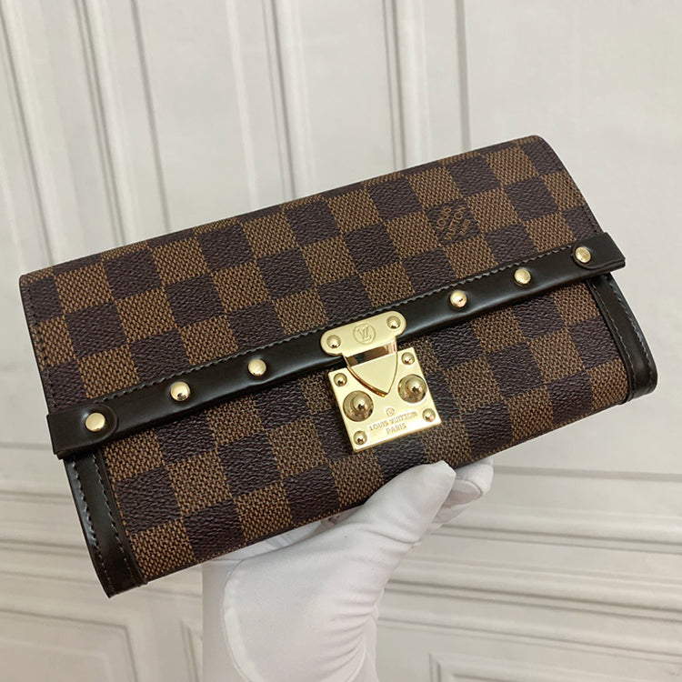 B1X41E10 Popular leather wallets