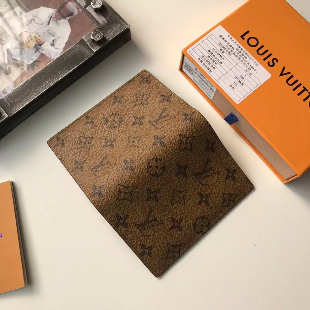 B1A42E300 Popular  leather wallets
