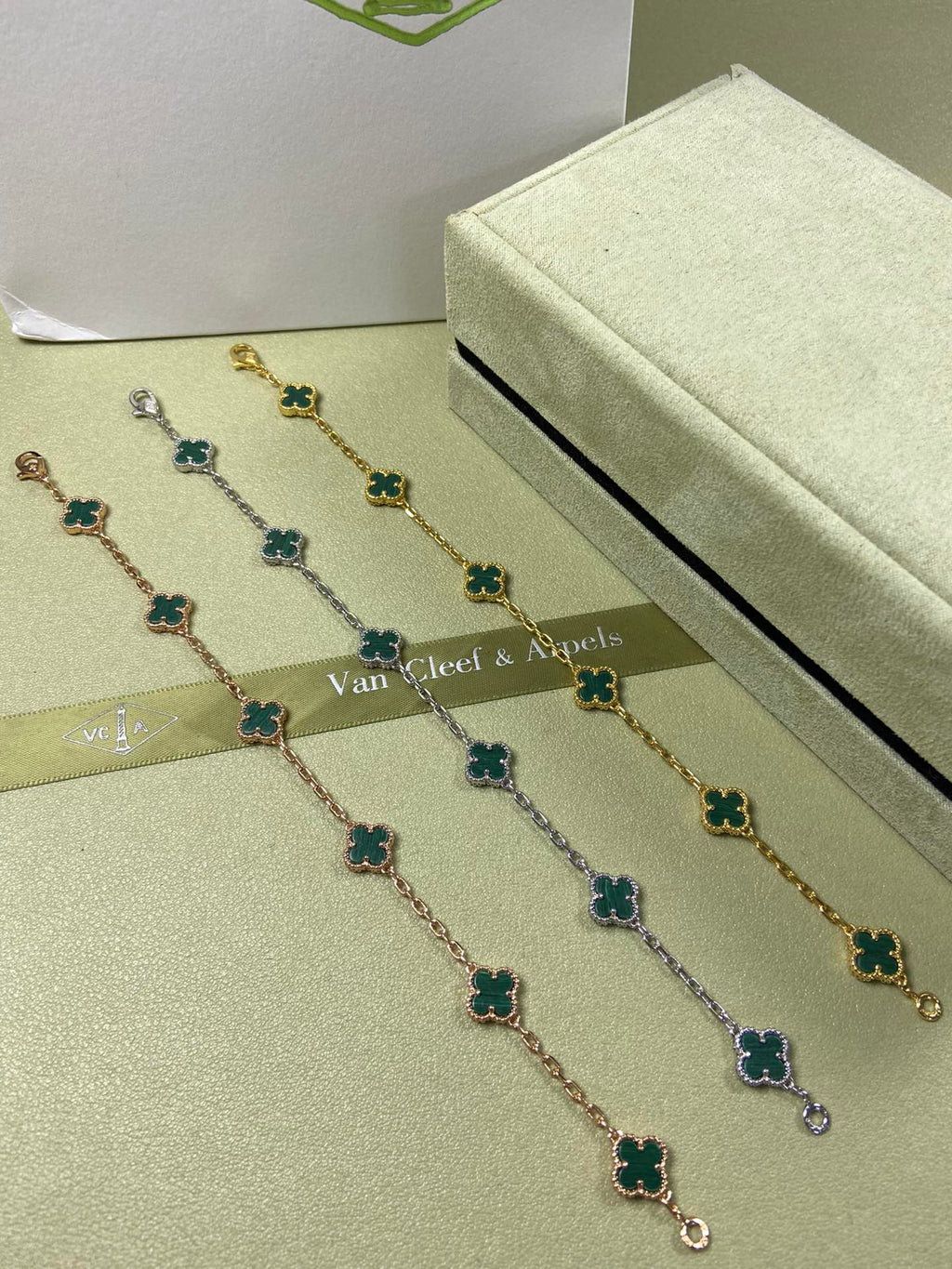 X5X94VA183K  Popular bracelets 6 flowers mini size 0.9cm flower