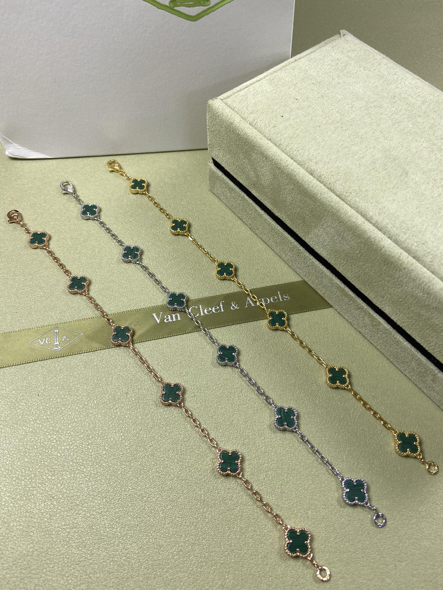 X5X94VA183K  Popular bracelets 6 flowers mini size 0.9cm flower