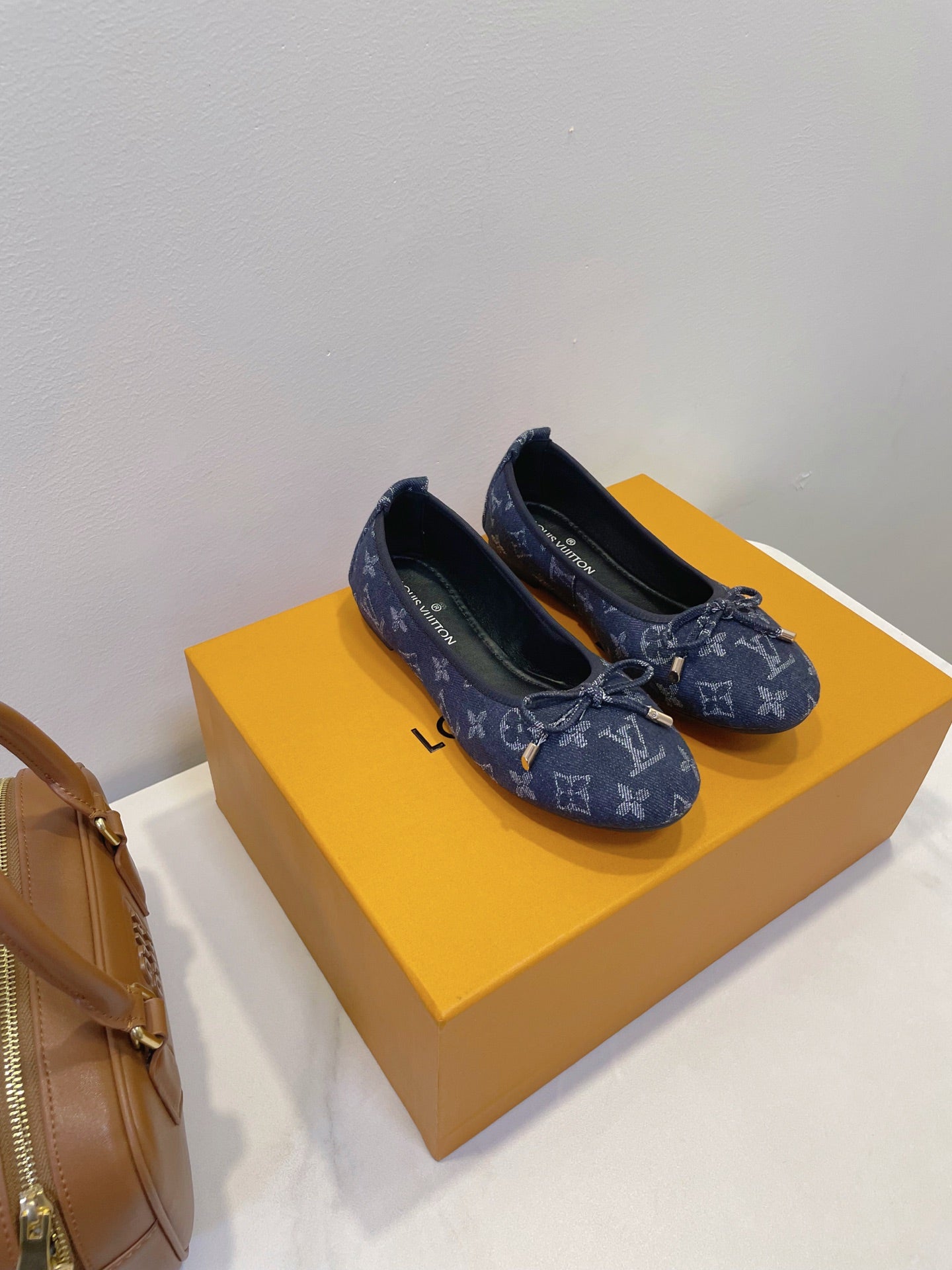 Z2Q95E105 Popular high-quality  shoes