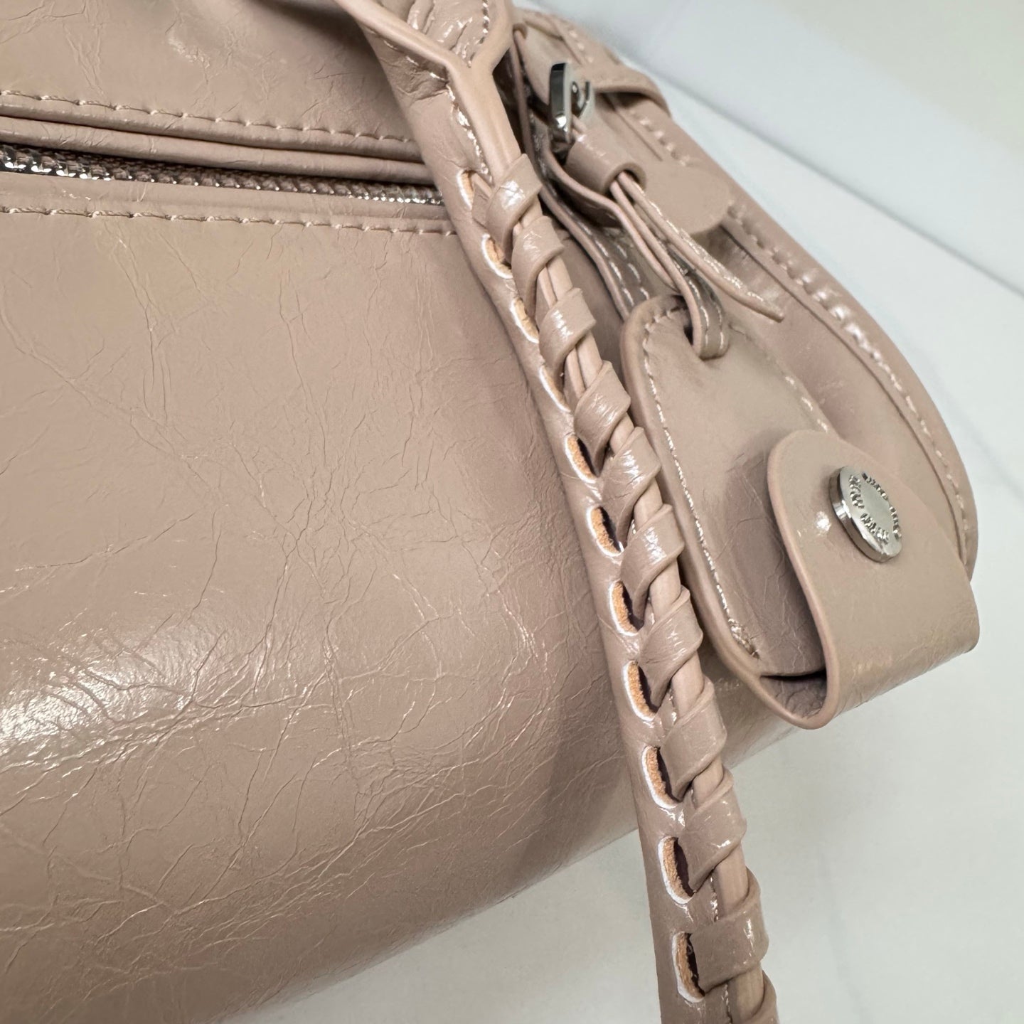 B1R76A21 Popular leather bag