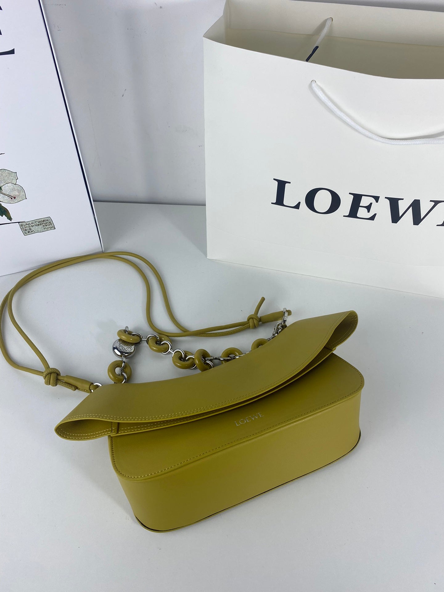 B1R66A11 Popular leather bag