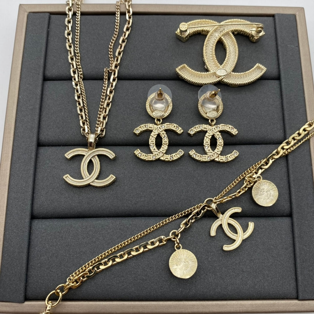 X1Y93C233H  Popular Earrings Bracelets Necklaces Brooch