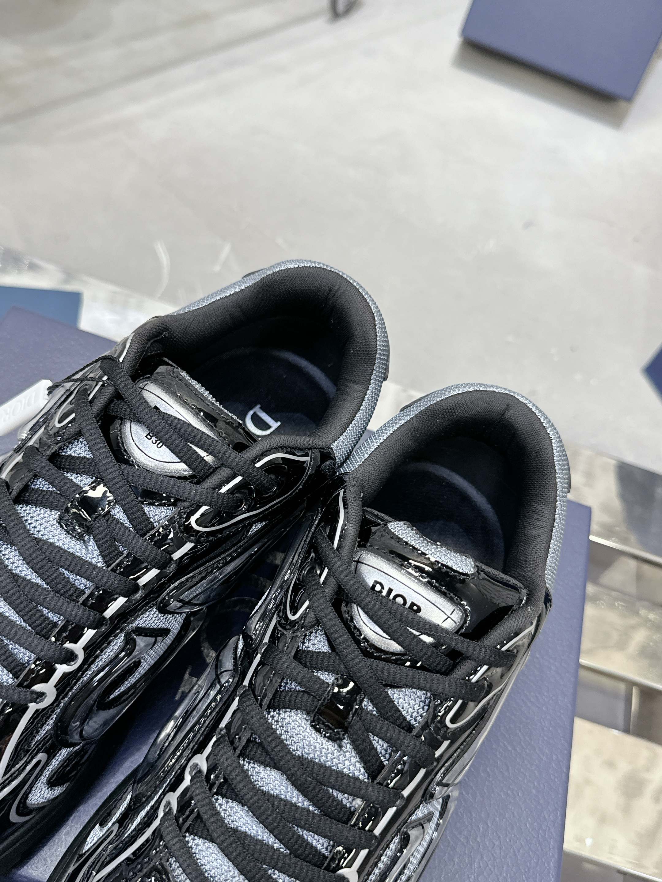 Z2R45D2 Popular high-quality shoes