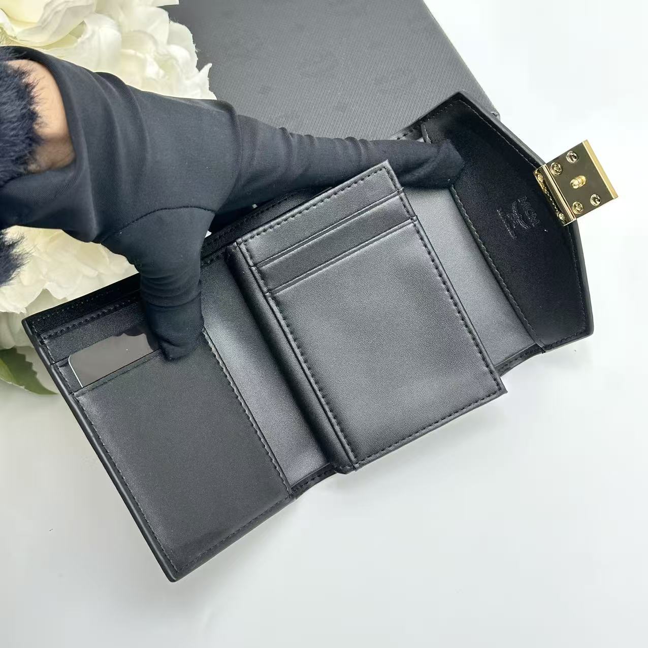 B1N36M13 Popular leather  Wallets