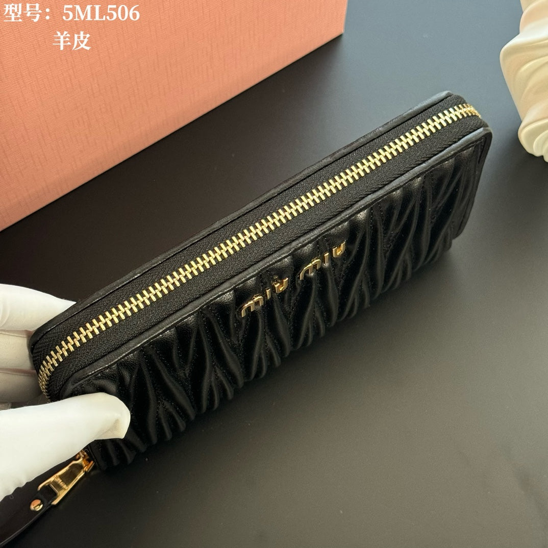 B1P46A123 Popular leather wallets