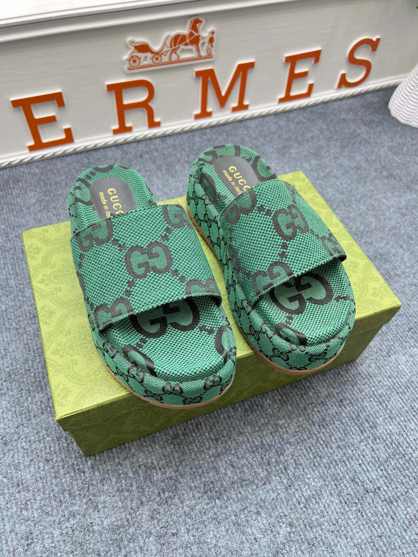 Z5ZB122 Popular slippers  Sole thickness 5.5cm