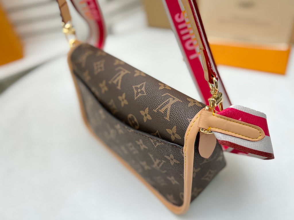 B12X73E28 Popular leather bag 