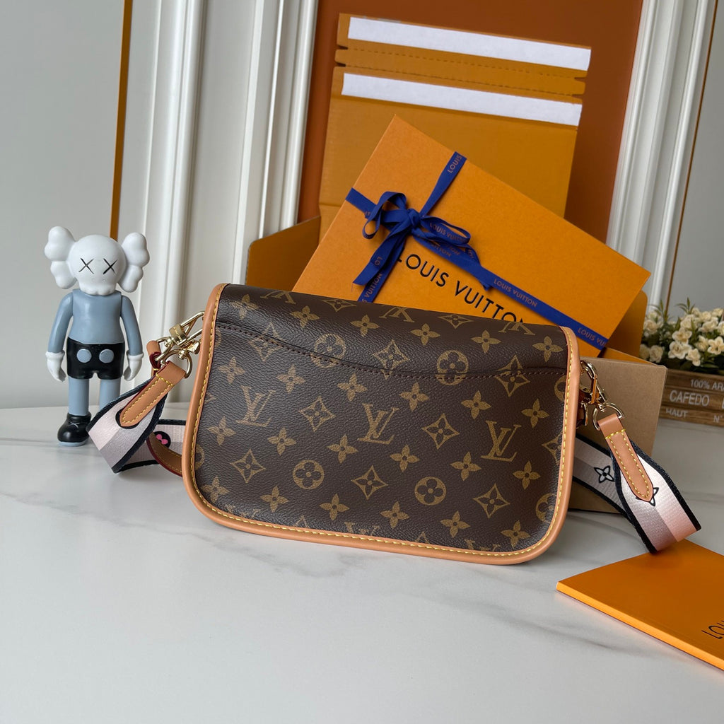 B1P36E38 Popular leather bag