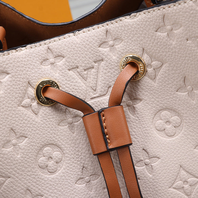 B1P11E81 Popular  leather bag 