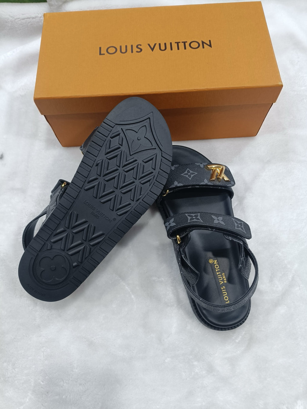 Z5LE211 Popular sandals