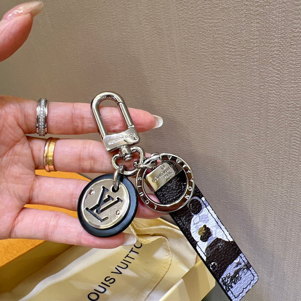 A1Z105E93 Popular bag 's charms accessories