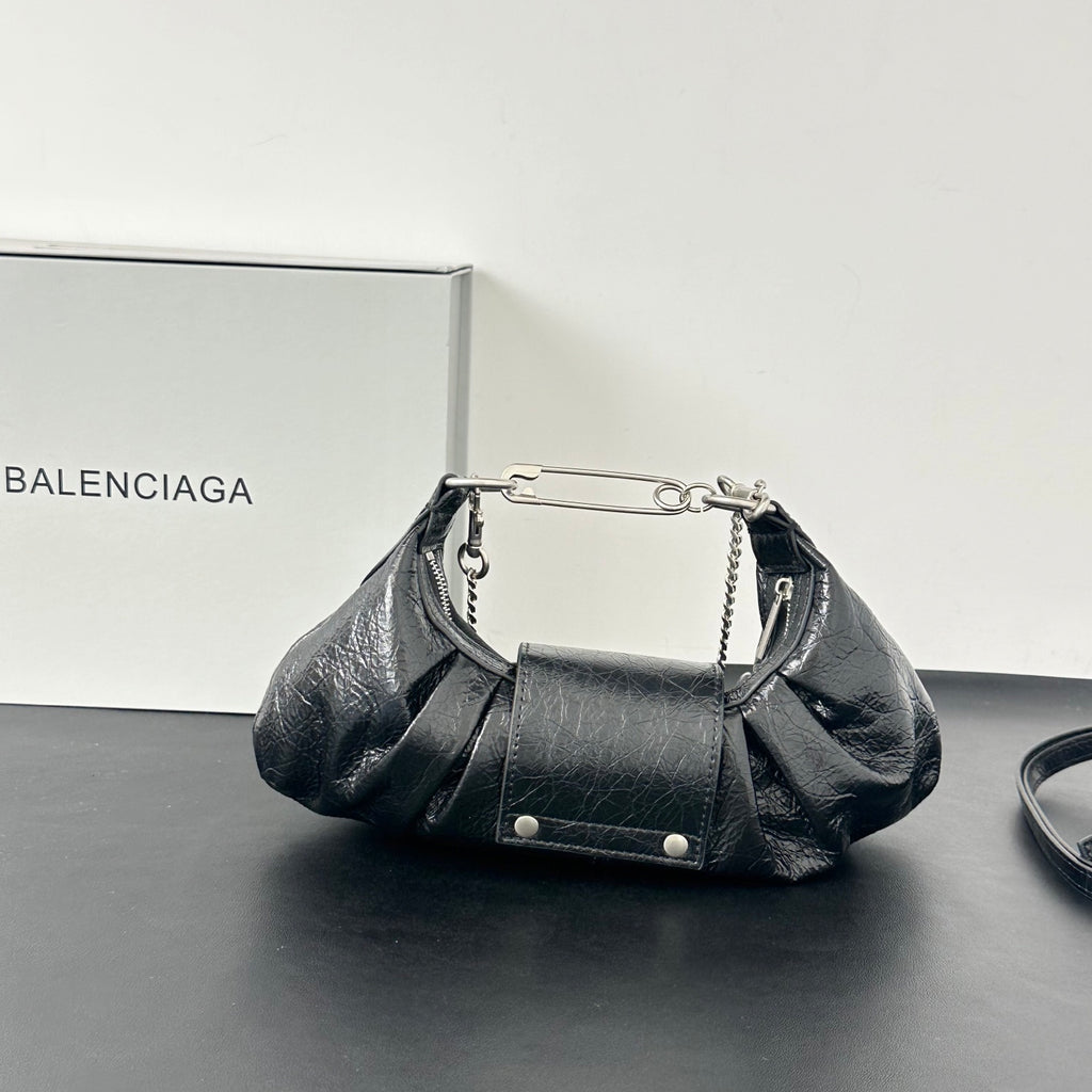 B1P36J120 Popular leather bag