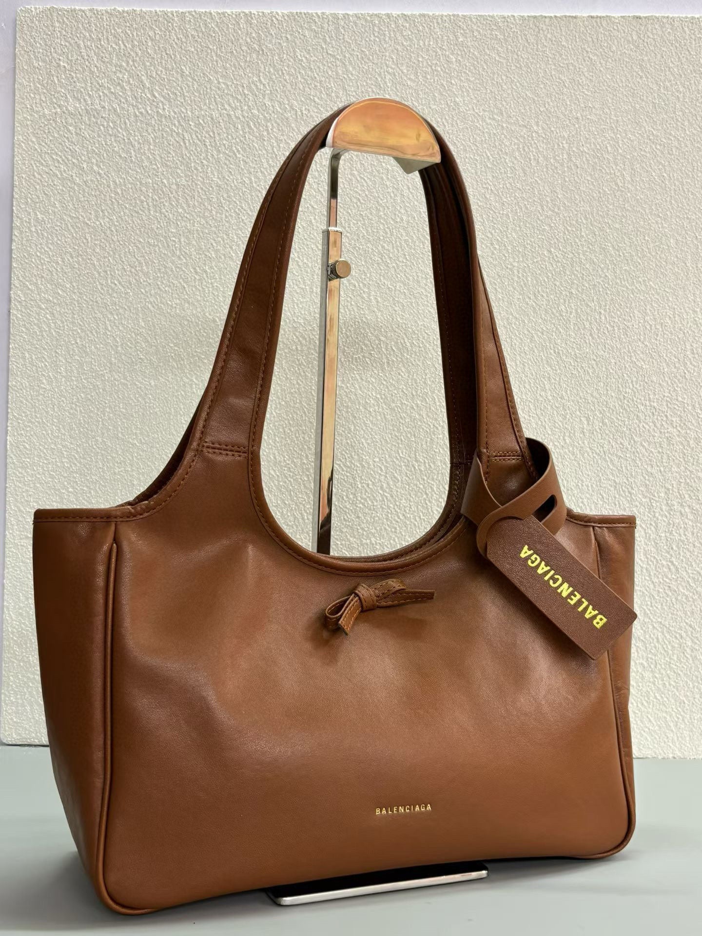 B1N36J11 Popular leather bag