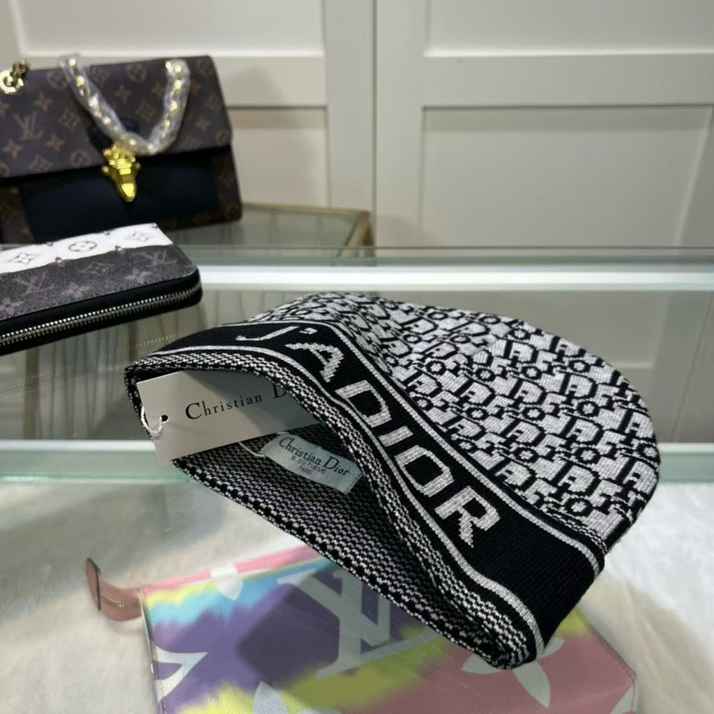 M1R86D33 Popular hats