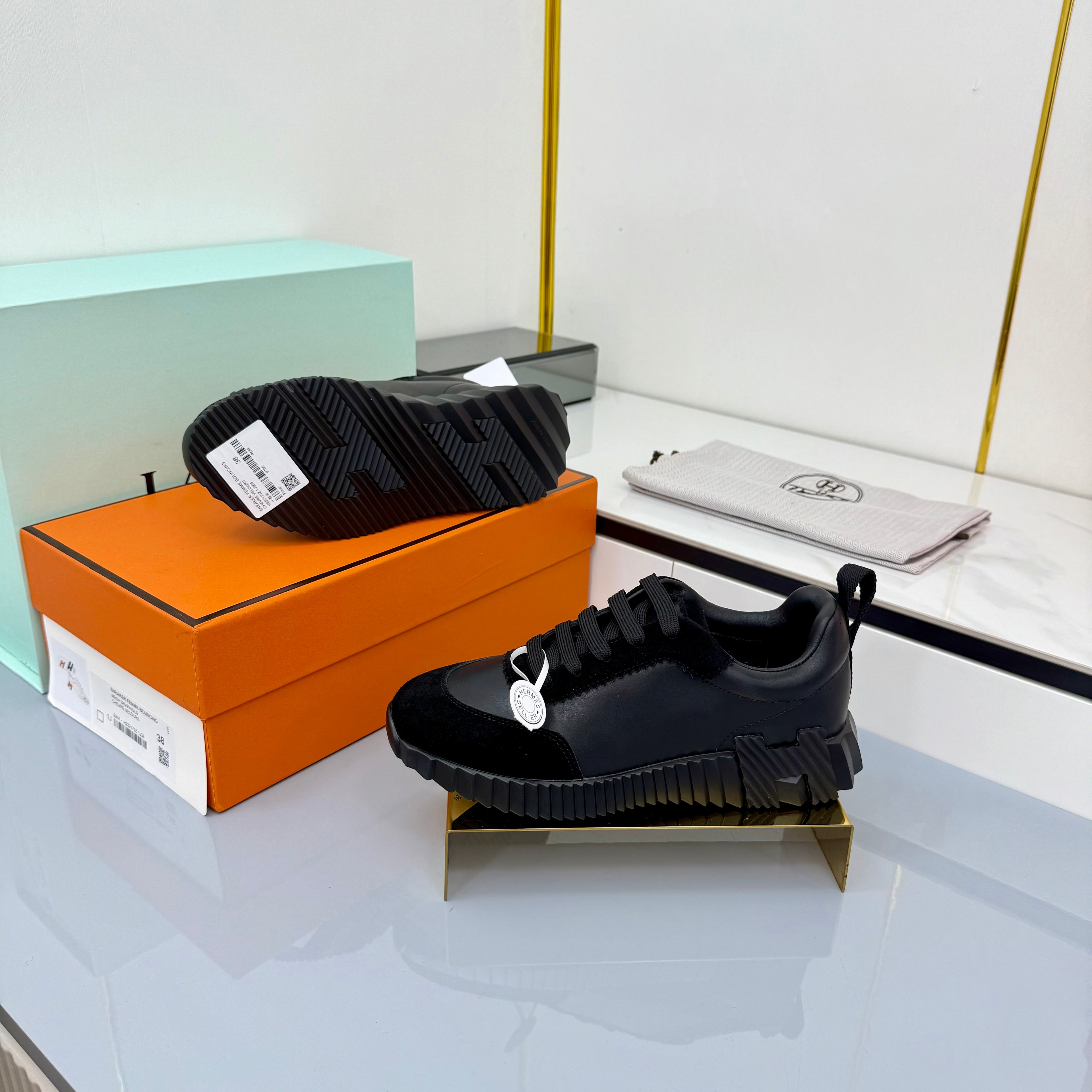 Z2Q95H133 Popular high-quality  Shoes