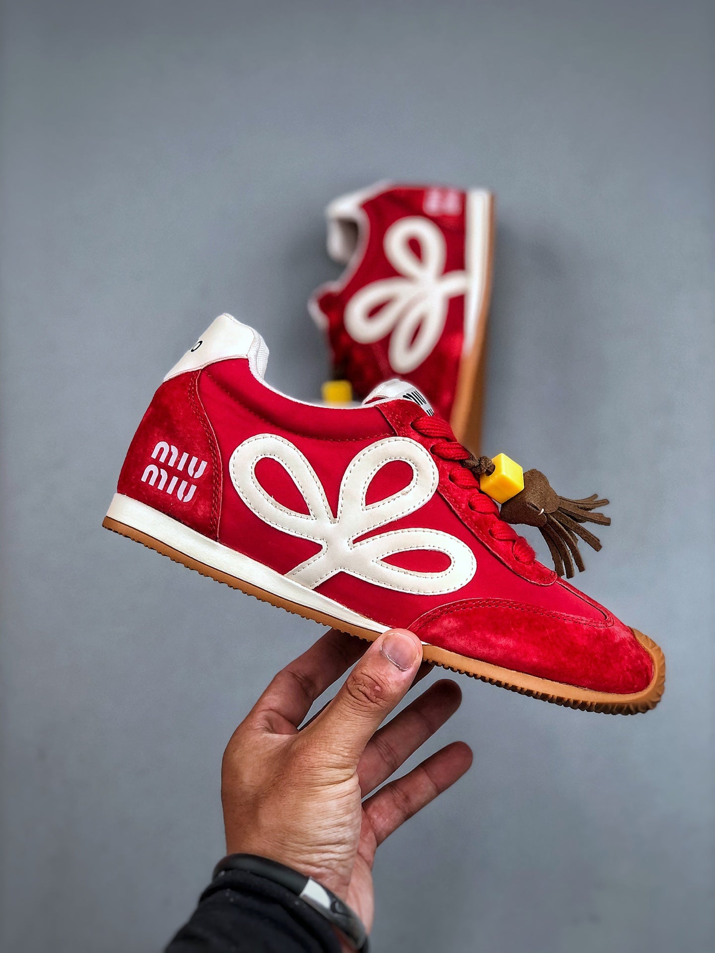 Z4Q95A82 Popular Shoes