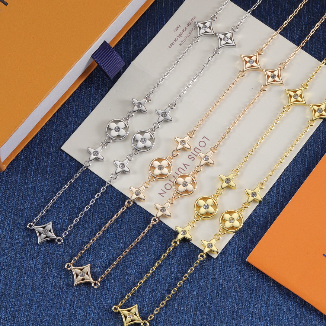 X1R75E31X Popular    Necklaces .