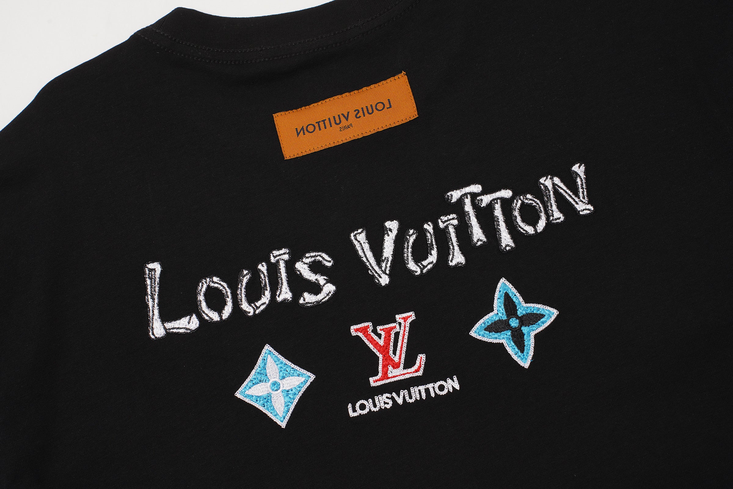 U1R76E13 Popular T-shirts