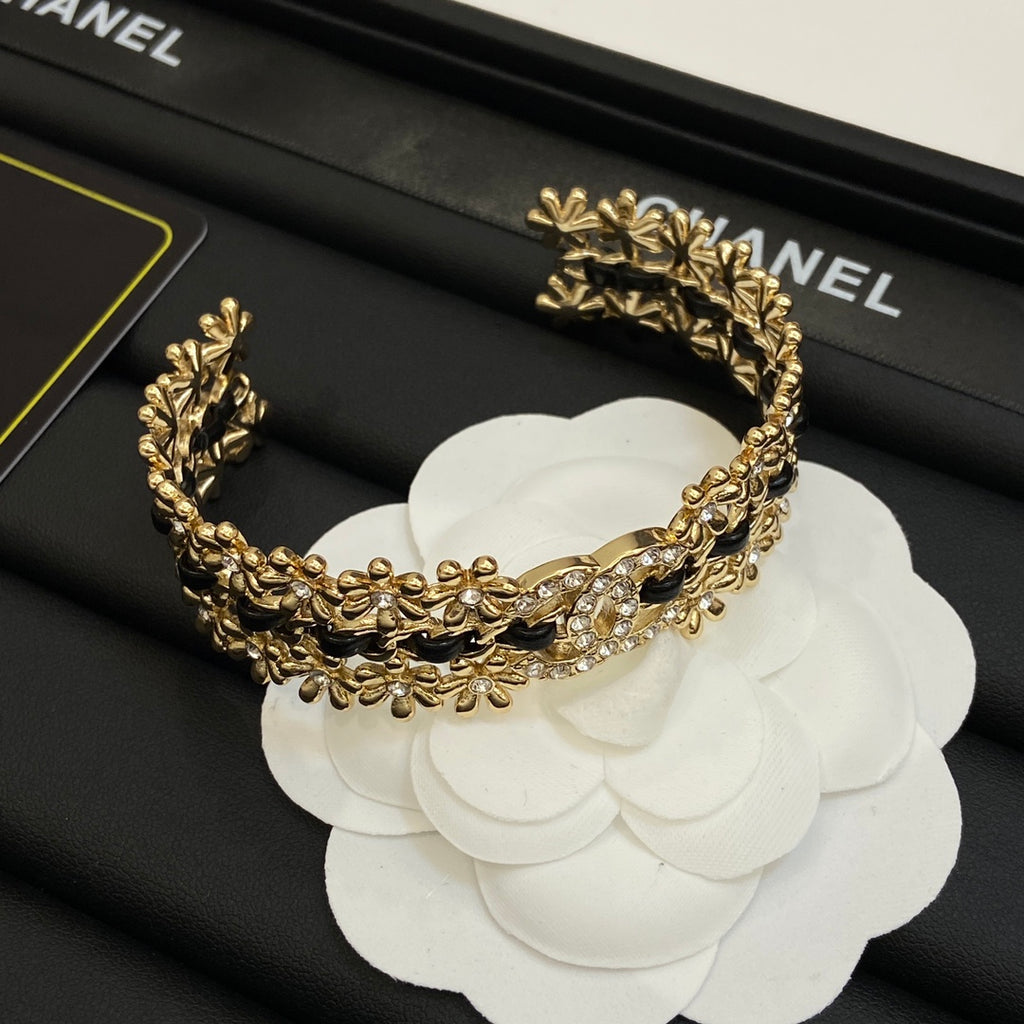X1Q85C32K  Popular Bracelets
