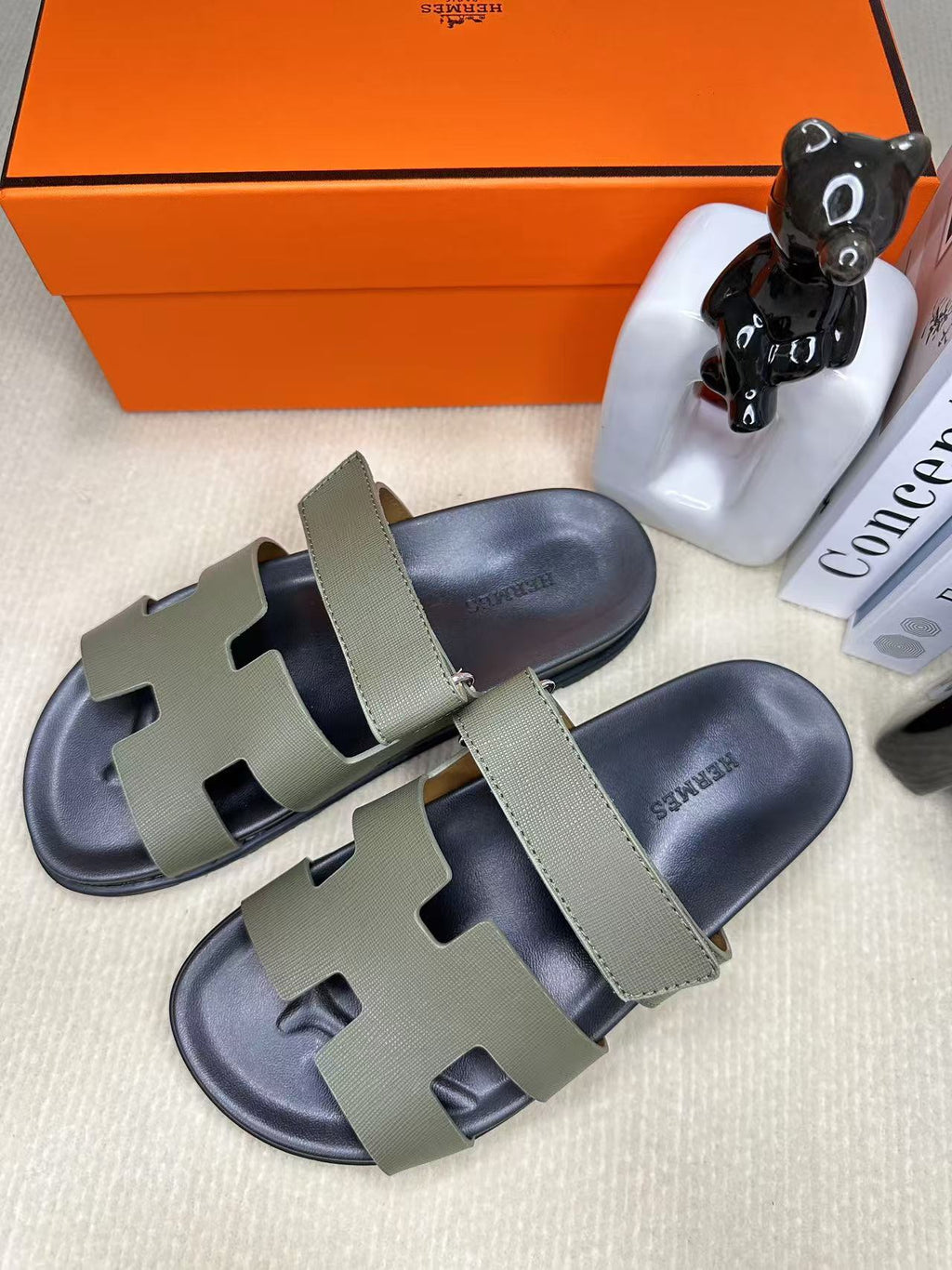 Z2Q55H28 Popular leather shoes