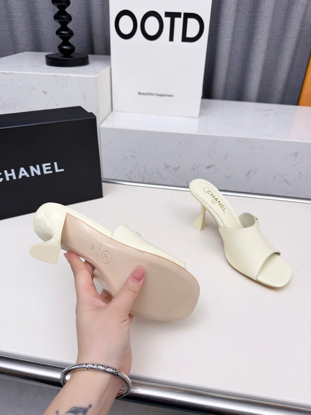 Z2X66C46 Popular leather High heels